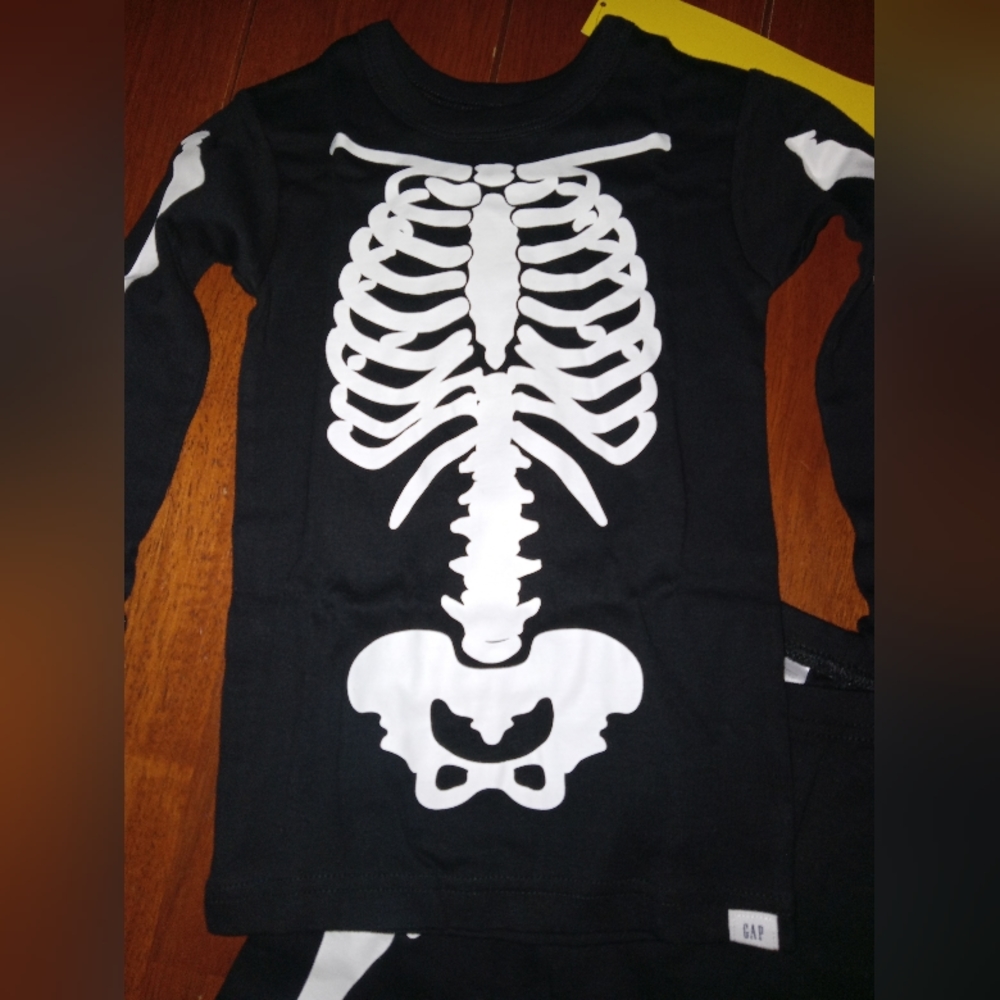 Nwt Size 5 GAP Halloween pajama set - Picture 3 of 4